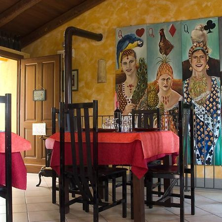 Arco Dei Nobili Bed & Breakfast Monforte dʼAlba Eksteriør bilde