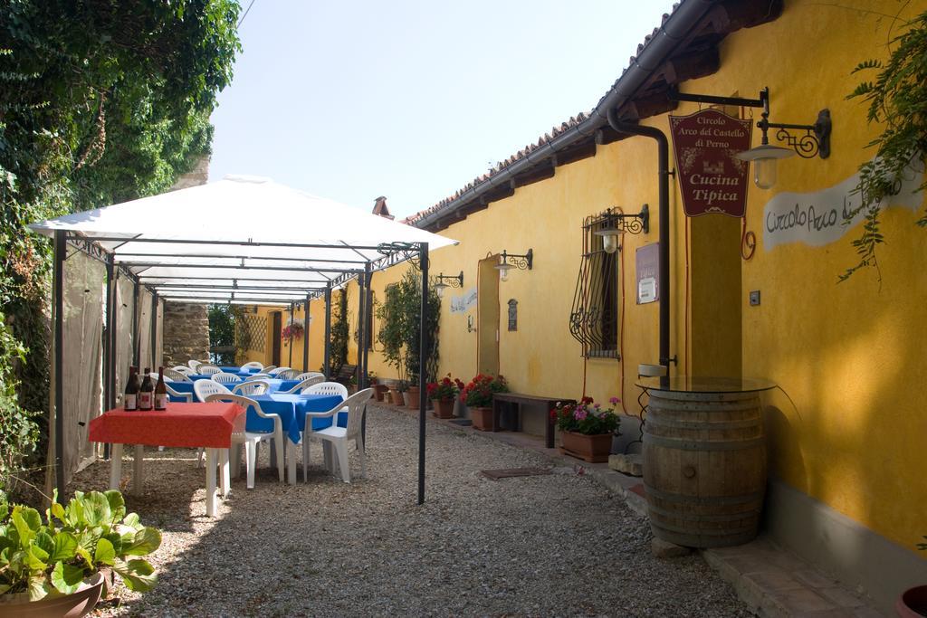 Arco Dei Nobili Bed & Breakfast Monforte dʼAlba Eksteriør bilde